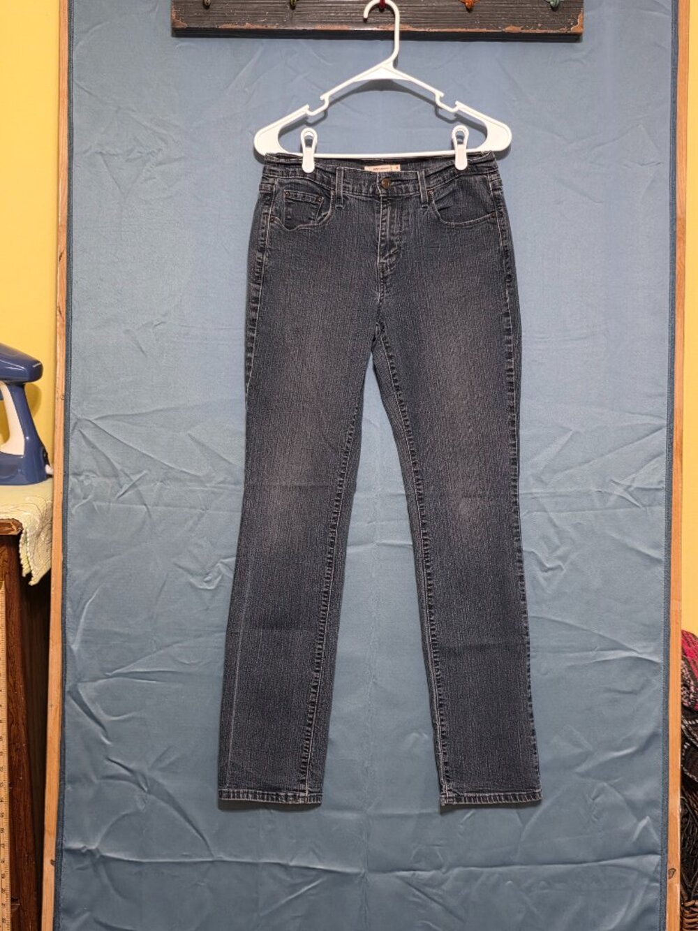Levis 505 Straight Jeans